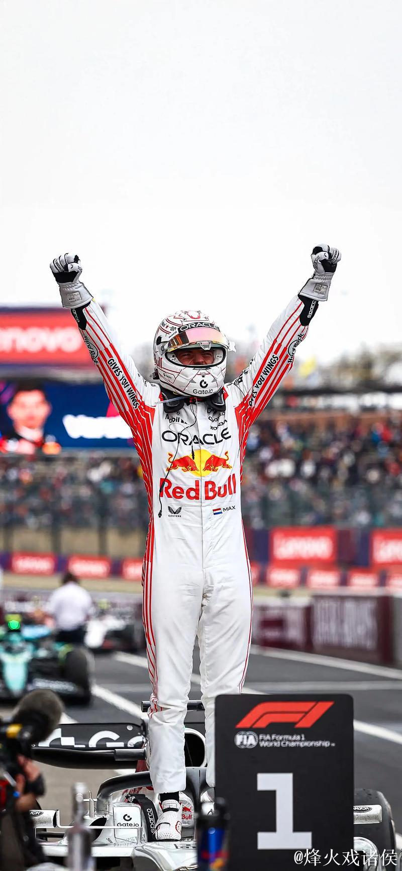 F1奥地利大奖赛：维斯塔潘遗憾退赛，诺里斯杆位出发摘冠