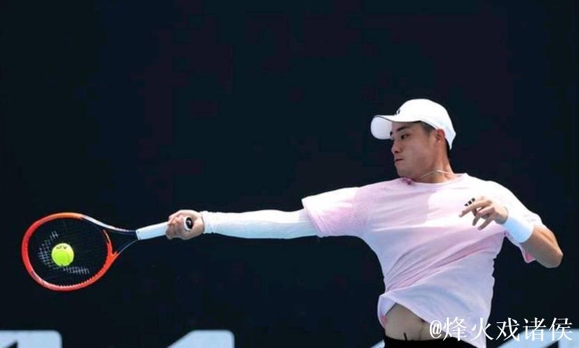 吴易昺直落两盘击败克鲁格 成功闯入澳网资格赛次轮 吴易昺直落两盘击败克鲁格 成功闯入澳网资格赛次轮